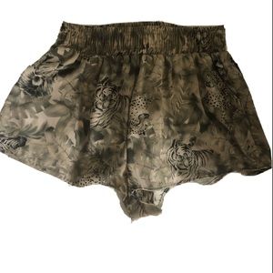 Show me your MuMu jungle big cat print swing short